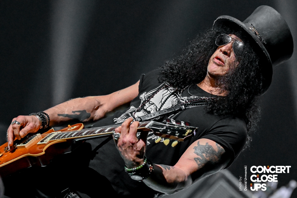 Slash Announces 2022 Tour With Myles Kennedy + the Conspirators